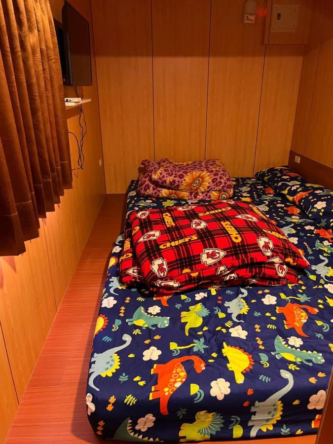 Komei Container Homestay Qingshui Exterior foto